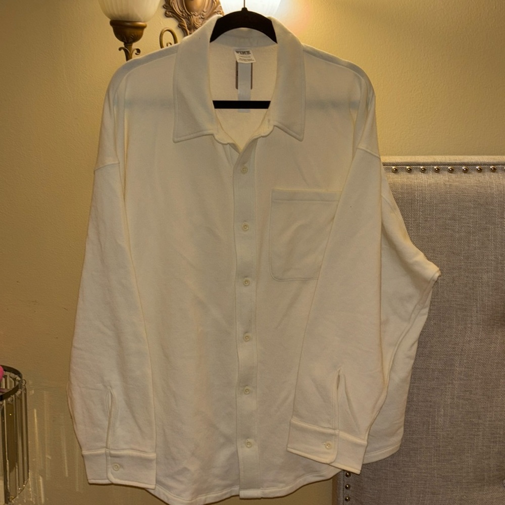 VS PINK  CREAM FLEECE SHACKET SIZE XL ( oversized)